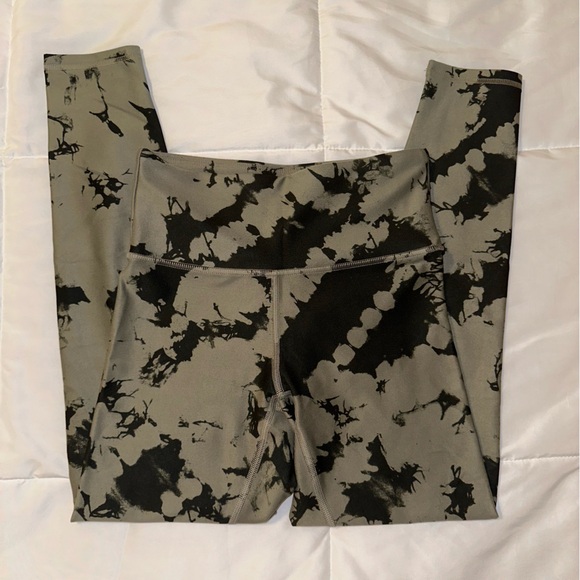 Jessica Simpson Olive Green and black leggings - Picture 2 of 5